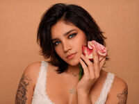 naked cam girl masturbating with sextoy AlexiaBanner