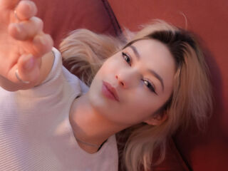 camwhore fingering shaved pussy AlysiaBennet