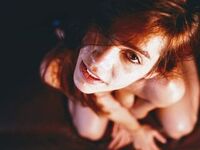 sexy webcamgirl pic CleoCharm