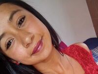 cam girl playing with dildo LausLopez