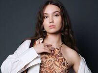 naughty camgirl masturbating with vibrator MauraHoese
