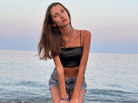 naked camgirl masturbating with vibrator SamanthaShein