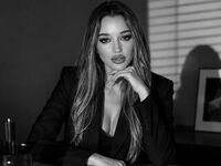 camgirl sexchat HanaRoss