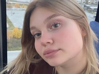 sexy webcamgirl AdeleBaile