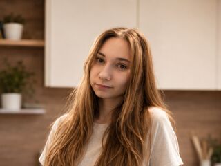 naughty camgirl masturbating with vibrator AllieShewmaker