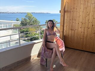 live webcam model AlyVee