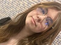 cam girl fingering AminaBlooms