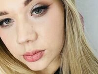 beautiful webcamgirl AminaDigges