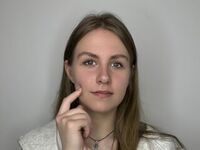 naked girl with webcam fingering pussy CatherynBuckland