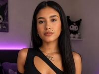 cam girl playing with vibrator CherryMyla