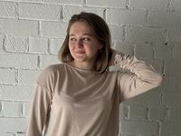 camslut showing tits ChristiaBenoy