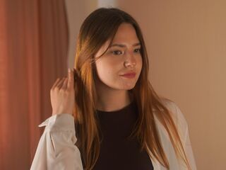 camwhore masturbating with dildo CletaEsson