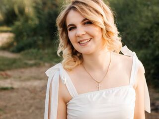 topless girl DemetriceAkpan