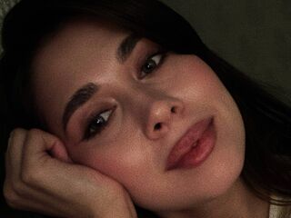 shower cam DetraAffleck