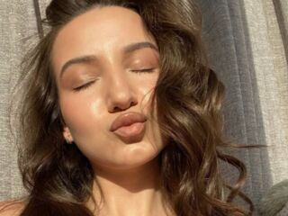 naked girl with cam fingering DinaSweeny