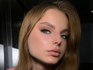 fingering cam slut DoraWilliams