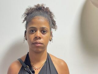 masturbating cam girl EmaVallerin