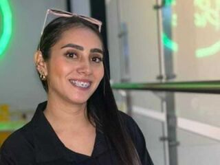 camgirl fingering bald pussy EscarlethSwith