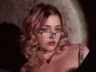 topless girl GlynisLathon