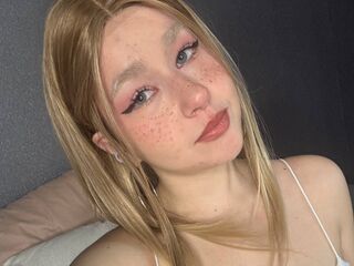 camgirl showing tits HoneyLumi