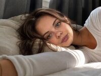 hot striptease webcam IreneSoileau