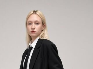 cam girl masturbating with sextoy IrisHawthorne