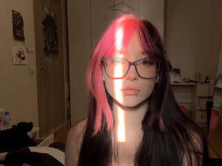 nude webcamgirl JameyStaffieri