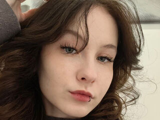 camslut showing tits JaneenSpinola