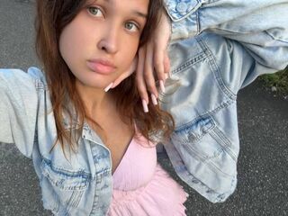 hot cam girl masturbating with dildo JazminHalajian