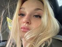 naked webcam girl photo JinEvjen