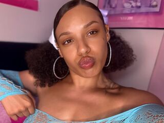 camwhore fingering shaved pussy KemoraVanity