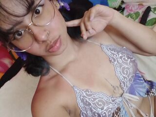 cam girl chat KiaraLeono