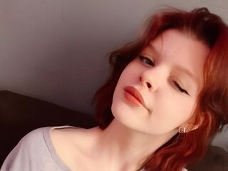 adult webcam KiraCurt