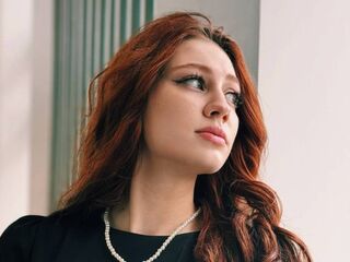 sexy live webcam girl KristinaGuernsey
