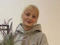 camgirl shaving pussy KyungMikes