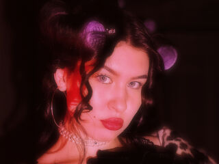 camgirl fingering pussy LarondaSuitt