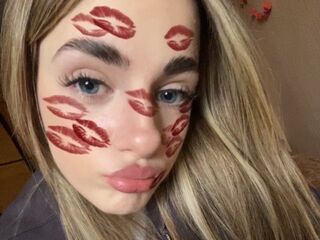 cam girl chatroom LatoyaMaccarino
