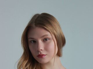 camwhore shaved pussy LavonAllara