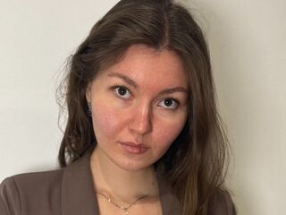 naked girl with live cam fingering LeilaCoocher