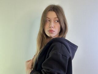 naked camgirl picture LeonilaKesling