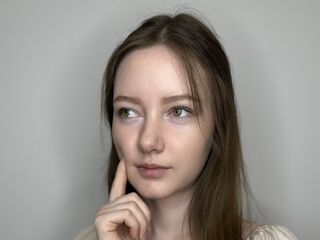 topless webcam girl LinaBrossardie