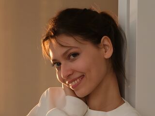 free webcam video LivelyLaurie