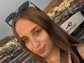 camgirl fingering pussy LunaDarkwood