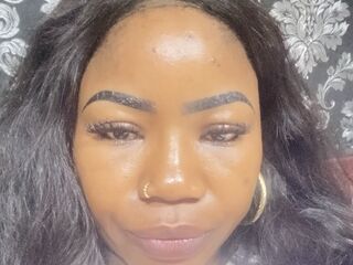masturbating webcamgirl LunarTony