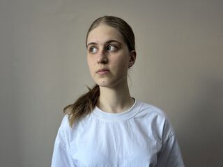 naughty camgirl fingering pussy MaganPedaci