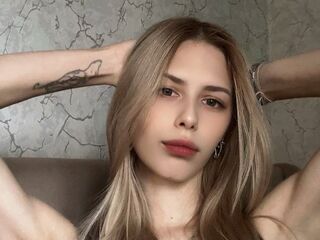 naked camgirl photo MayeRidenour