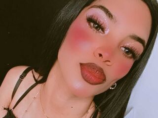 camwhore masturbating with dildo MeliRoots
