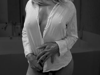 nude webcamgirl photo MilaSteven