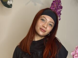 naked webcamgirl MonaDobin