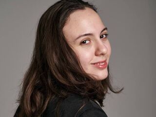 naked camgirl masturbating MonaStout